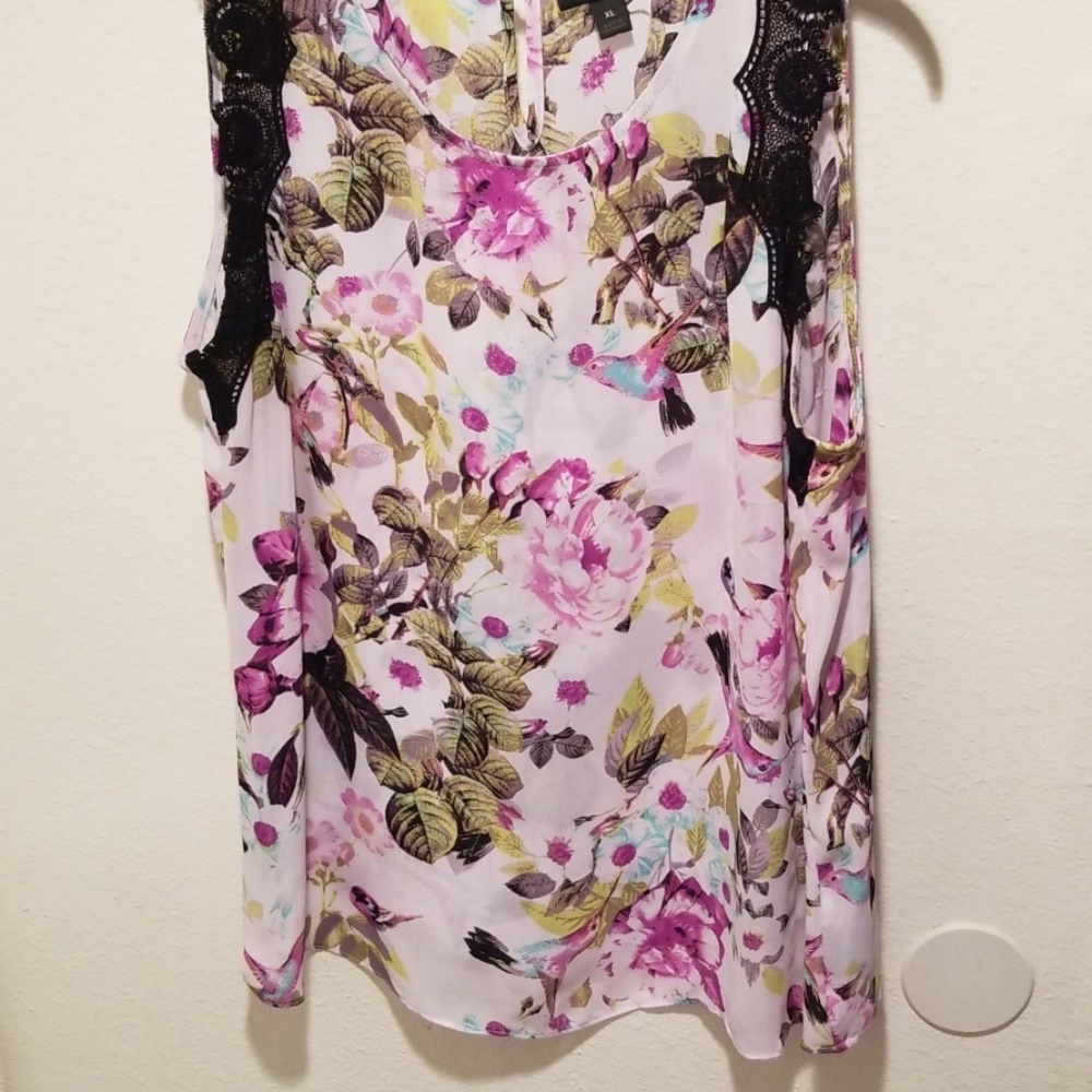 Like new Floral Sleeveless Blouse